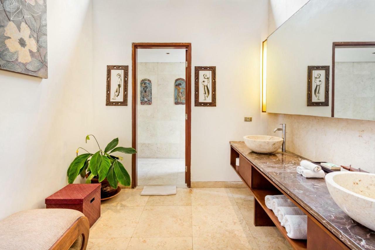 Villa Kaira Estate Canggu  Exterior photo